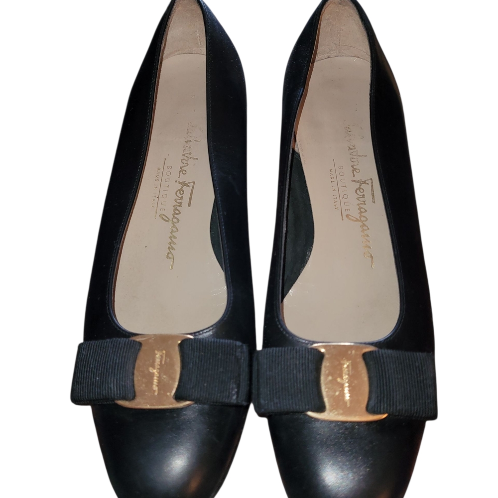Salvatore Ferragamo Black Leather Vera Flats with Bow - Picture 6 of 8